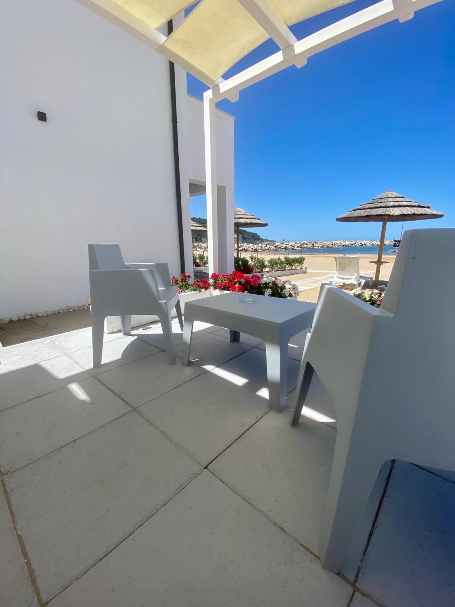 Marina Bay Beach Suites Peschici Exterior photo