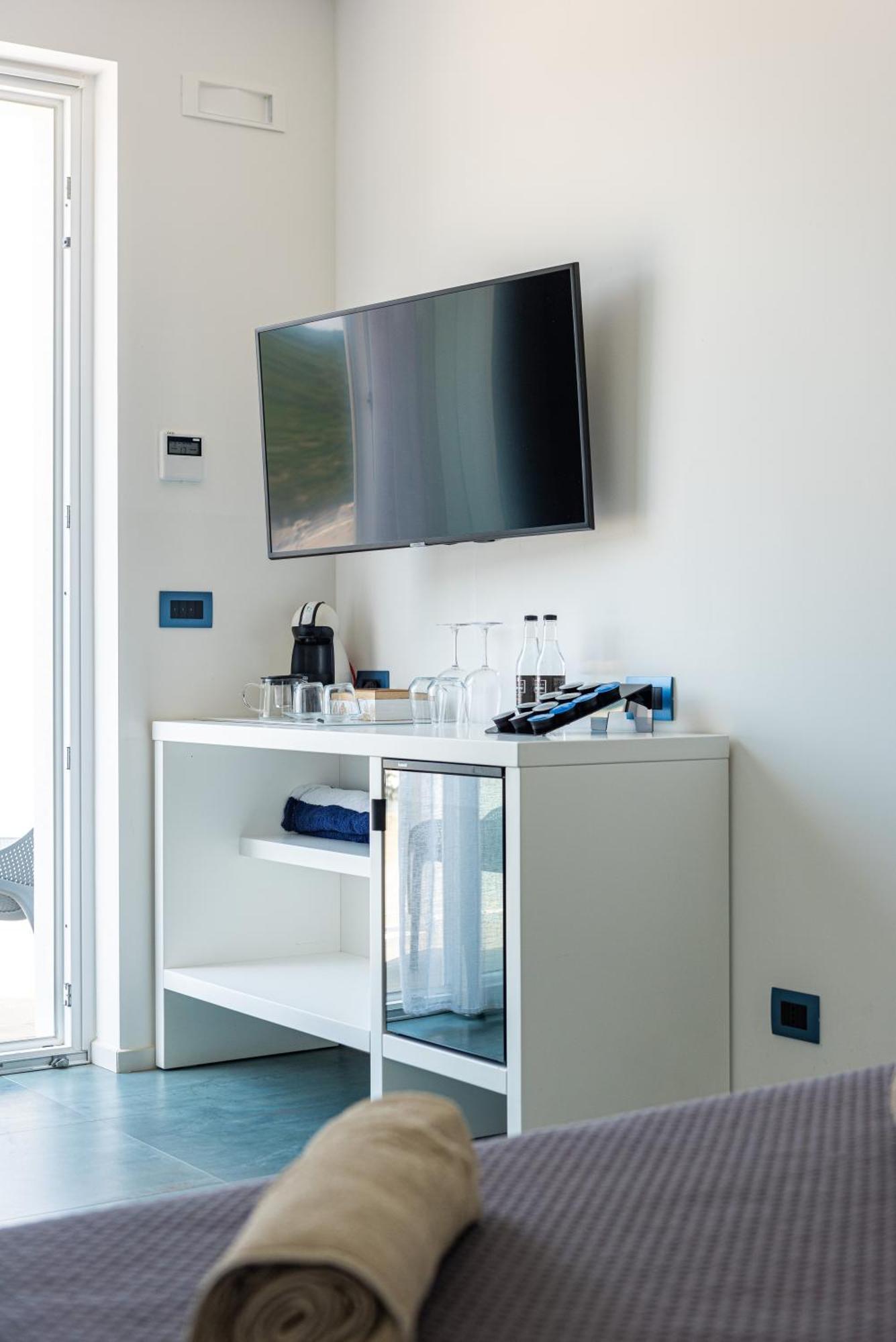 Marina Bay Beach Suites Peschici Exterior photo