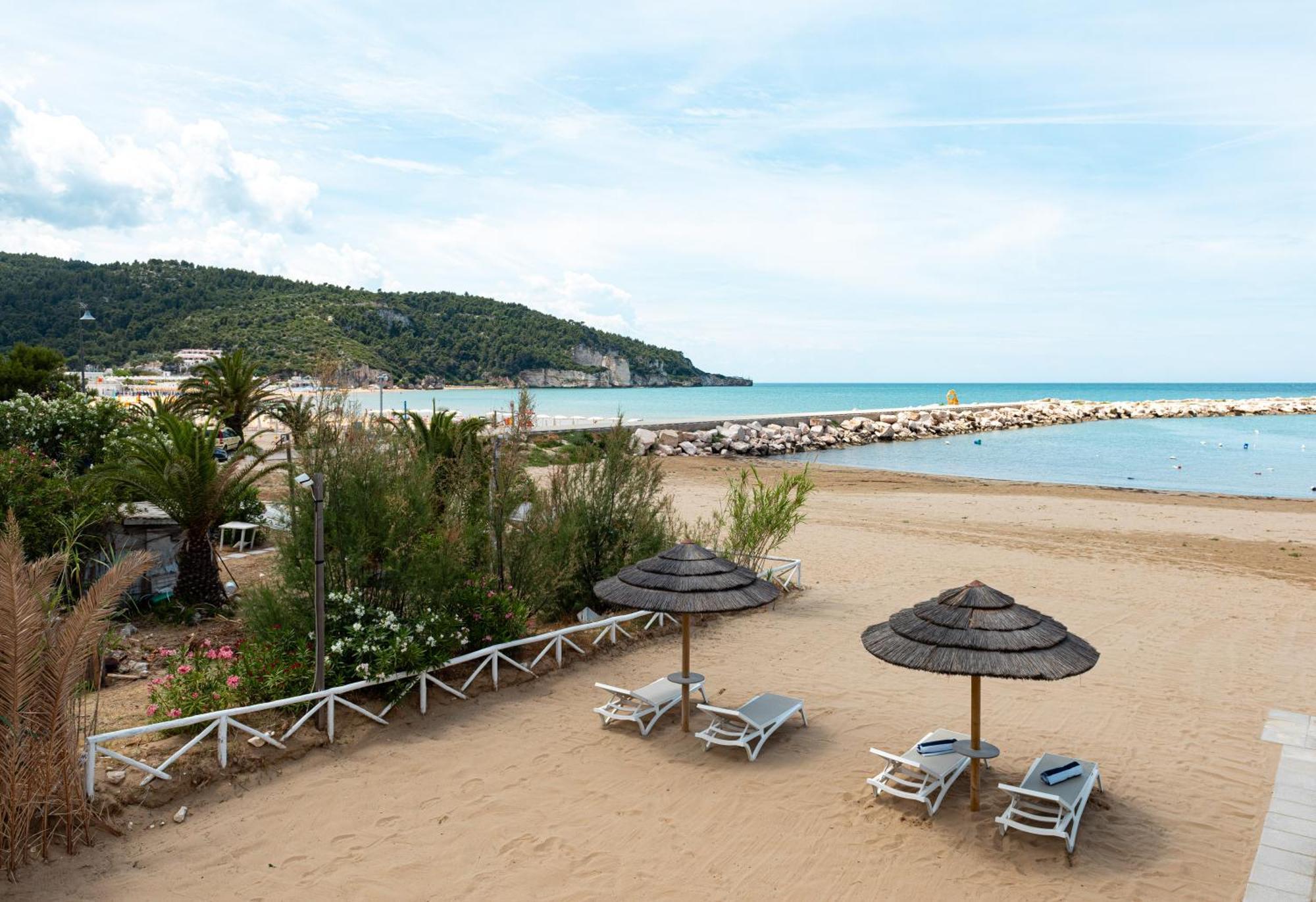 Marina Bay Beach Suites Peschici Exterior photo